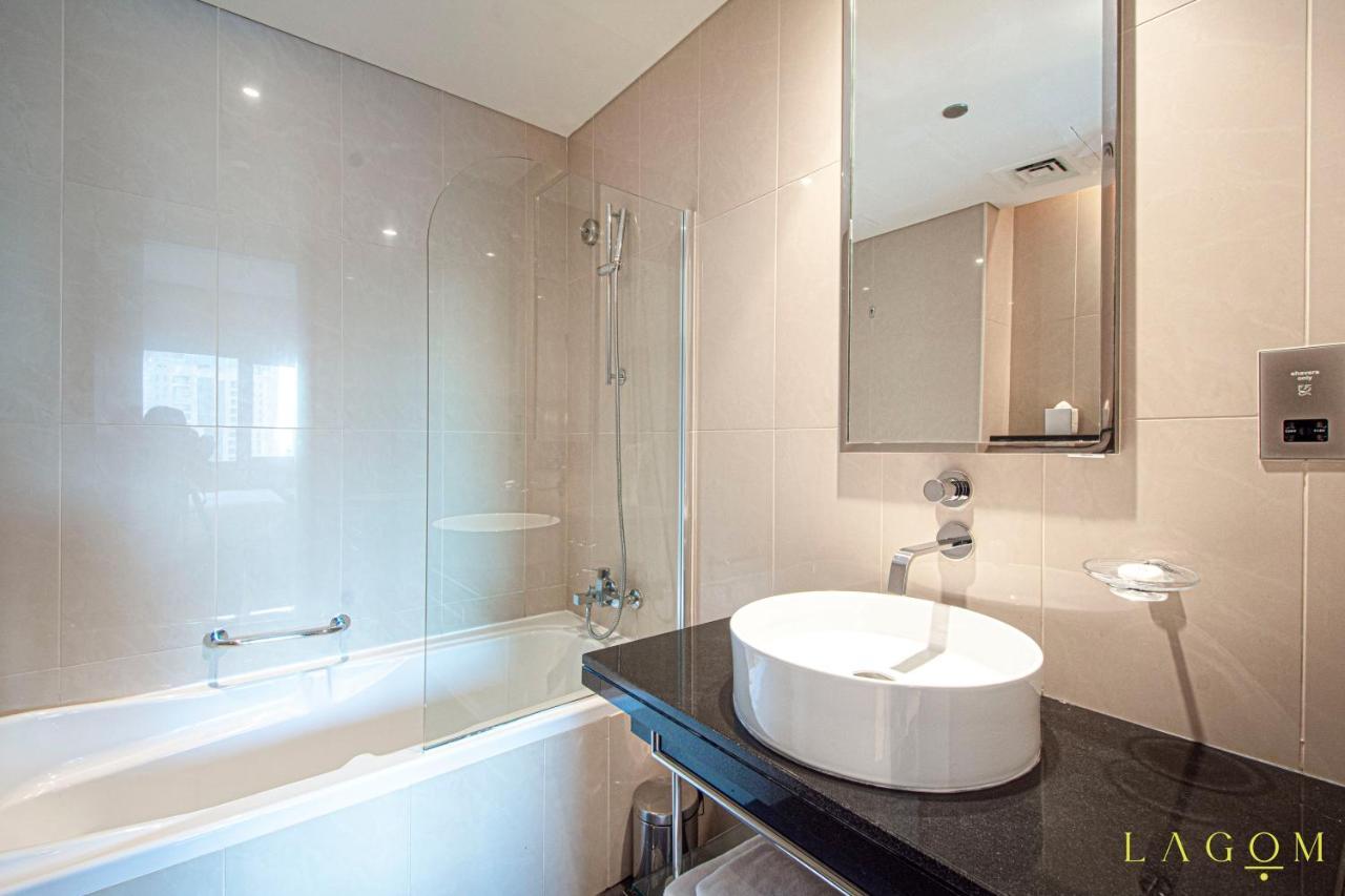 Songs Of The Lake By Lagom - Bonnington Apartment Jumeirah Lake Towers, دبي المظهر الخارجي الصورة