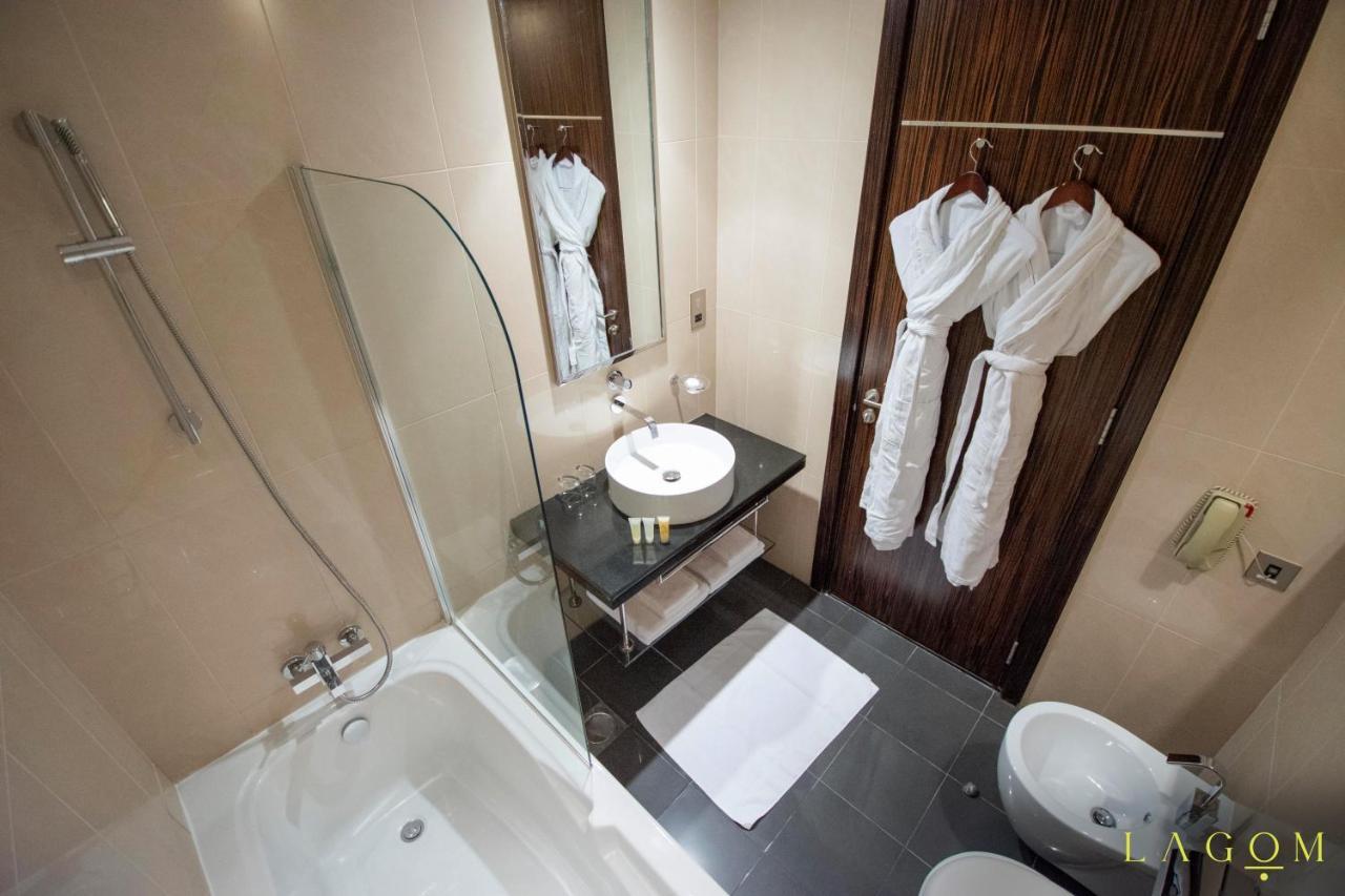 Songs Of The Lake By Lagom - Bonnington Apartment Jumeirah Lake Towers, دبي المظهر الخارجي الصورة