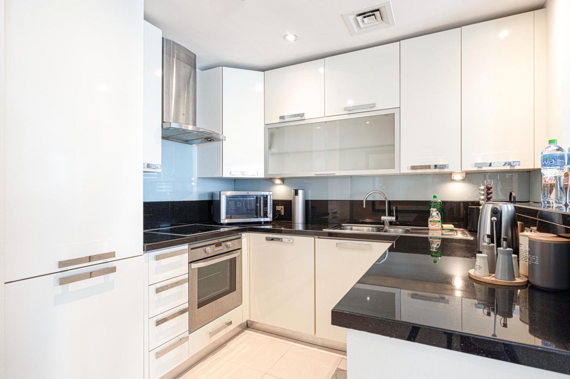Songs Of The Lake By Lagom - Bonnington Apartment Jumeirah Lake Towers, دبي المظهر الخارجي الصورة